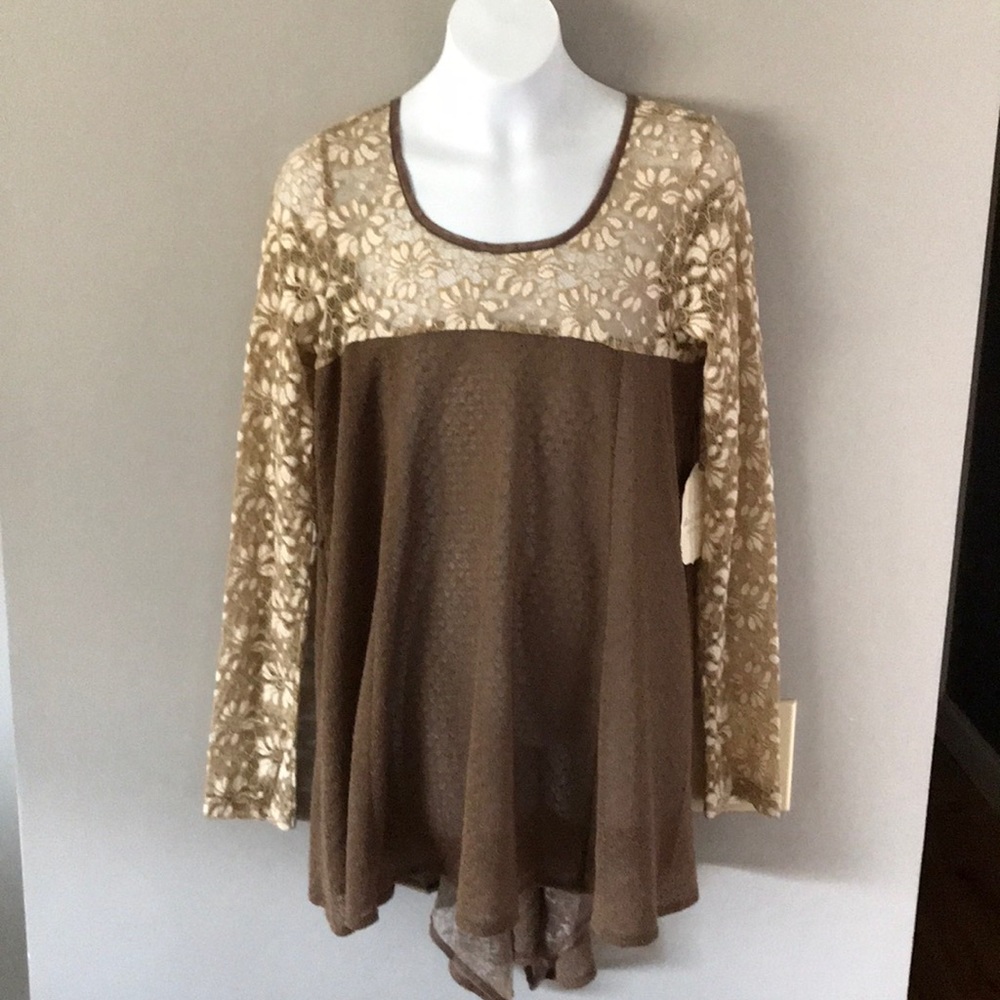 New! Altar’d State Mystique Top